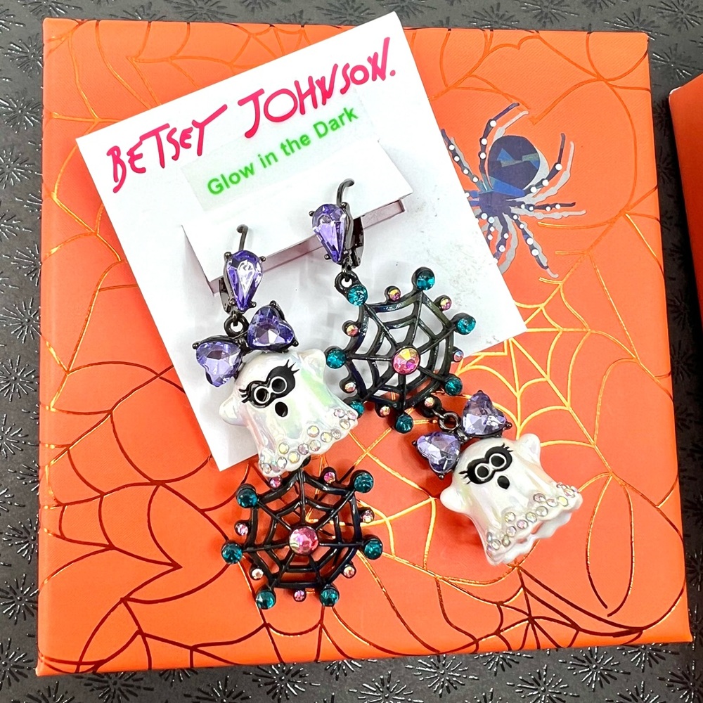 Betsey Johnson ‘Creep It Real’ Ghosts & Boo Earring Set  NWT!